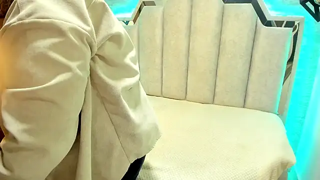  Emily rosee  online show from September 27, 12:21 pm