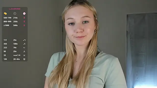 ArianeAumich online show from September 19, 1:56 pm