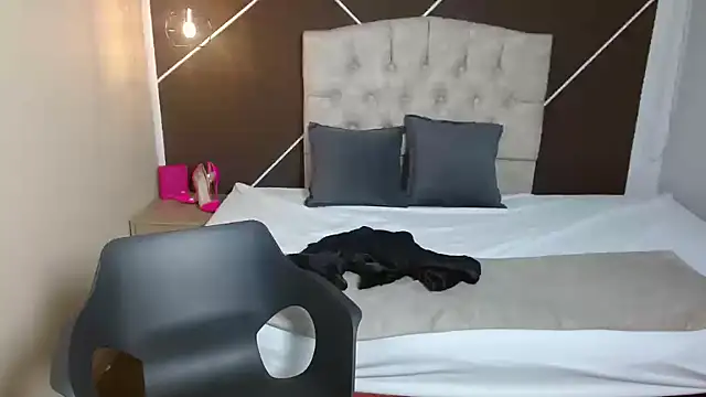 ScarletHott  online show from September 18, 11:56 am