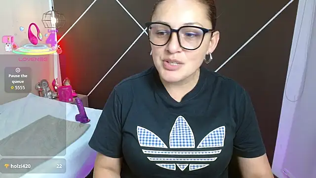 ScarletHott  online show from October 22, 11:43 am