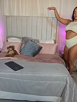 AriadnaTaylor online show from May 16, 7:34 pm