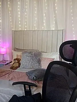 AriadnaTaylor online show from August 3, 8:34 pm