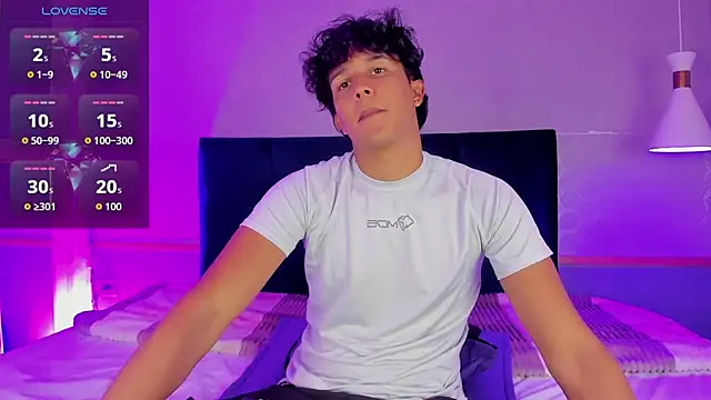 Snapshot of Leo_Savage_ chatting on September 9, 4:12 am Leo Savage online show from September 9, 4:12 am