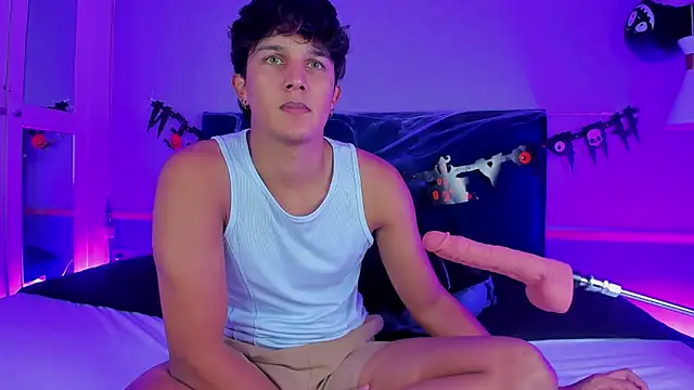 Snapshot of Leo_Savage_ chatting on October 29, 4:15 am Leo Savage online show from October 29, 4:15 am