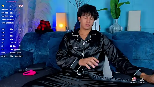 Leo Savage  online show from December 16, 3:44 am