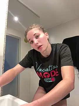 Snapshot of Throatgoat2026 chatting on December 19, 1:07 pm Throatgoat2026 online show from December 19, 1:07 pm