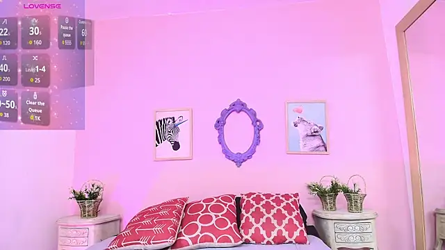 Nahomi Rivera online show from October 2, 12:45 pm