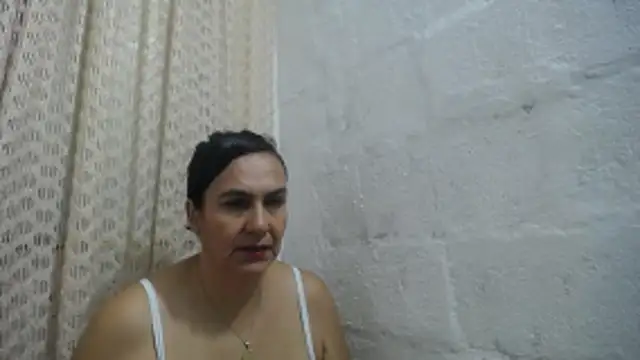 gabbyparker  online show from March 29, 9:42 am