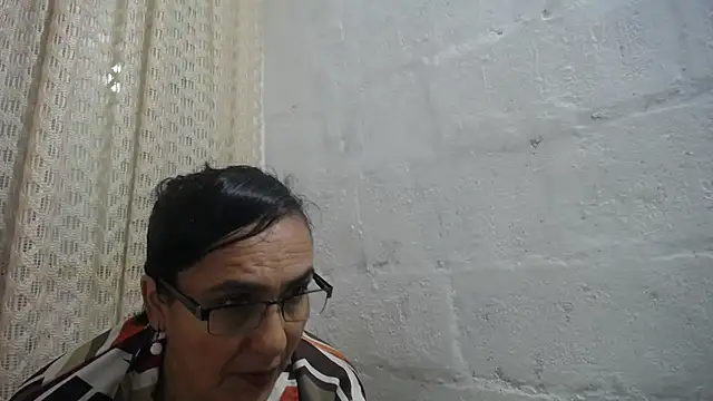 gabbyparker  online show from March 31, 6:14 am