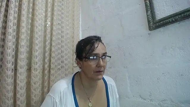 gabbyparker  online show from June 12, 9:52 am