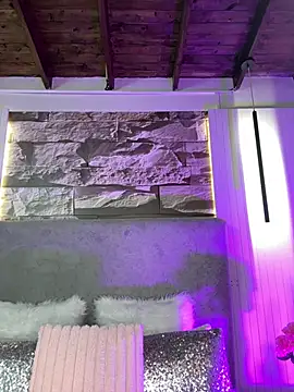 HannahCollyns online show from February 8, 4:54 pm