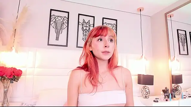 dafnne hall online show from October 18, 7:03 pm