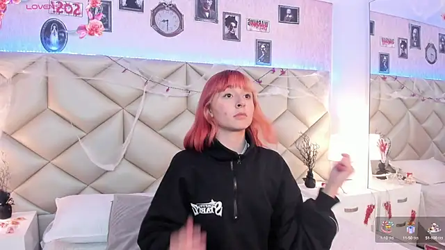 dafnne hall online show from October 21, 4:24 am