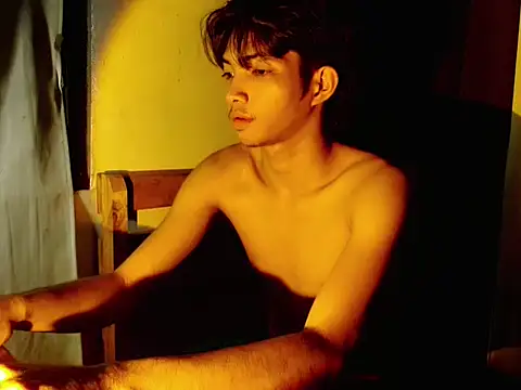 Snapshot of addicted_to_alex chatting on December 4, 8:12 am addicted to alex online show from December 4, 8:12 am