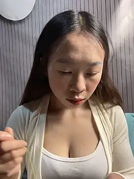 Snapshot of Liplipne chatting on October 27, 6:39 am Liplipne online show from October 27, 6:39 am