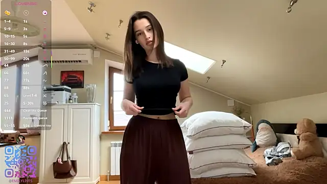 DarlineBrustera online show from May 11, 2:45 pm