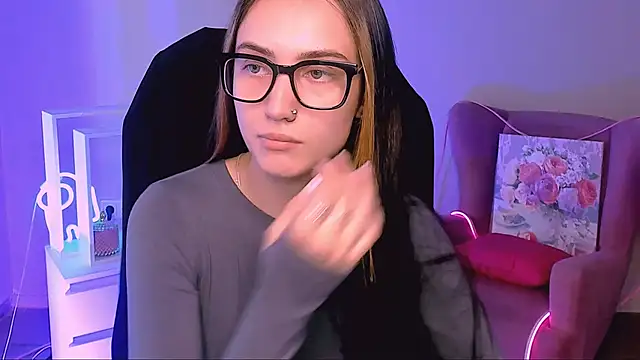 Snapshot of olivianorton chatting on September 9, 9:53 am olivianorton online show from September 9, 9:53 am