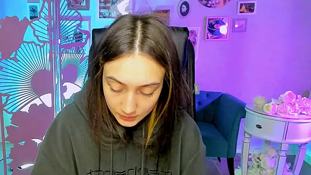 Snapshot of olivianorton chatting on September 26, 12:53 pm olivianorton online show from September 26, 12:53 pm