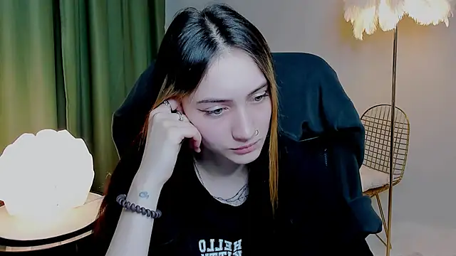 Snapshot of olivianorton chatting on September 29, 3:39 pm olivianorton online show from September 29, 3:39 pm