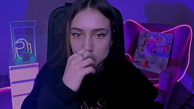 Snapshot of olivianorton chatting on October 11, 12:26 pm olivianorton online show from October 11, 12:26 pm