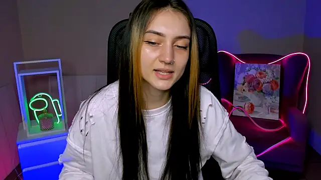 Snapshot of olivianorton chatting on November 4, 2:49 pm olivianorton online show from November 4, 2:49 pm