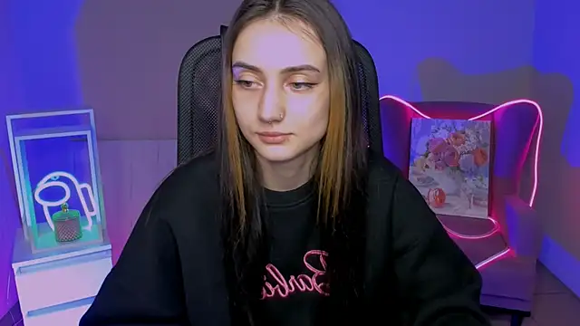 Snapshot of olivianorton chatting on November 5, 1:11 pm olivianorton online show from November 5, 1:11 pm