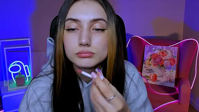 Snapshot of olivianorton chatting on November 12, 3:45 pm olivianorton online show from November 12, 3:45 pm