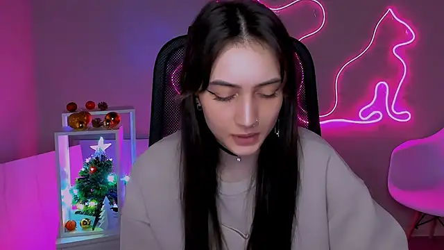 Snapshot of olivianorton chatting on January 7, 12:18 pm olivianorton online show from January 7, 12:18 pm