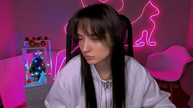 Snapshot of olivianorton chatting on January 11, 2:22 pm olivianorton online show from January 11, 2:22 pm