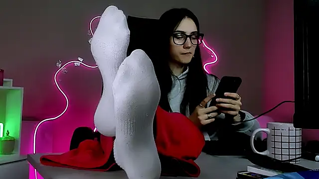 Snapshot of olivianorton chatting on March 16, 4:11 pm olivianorton online show from March 16, 4:11 pm