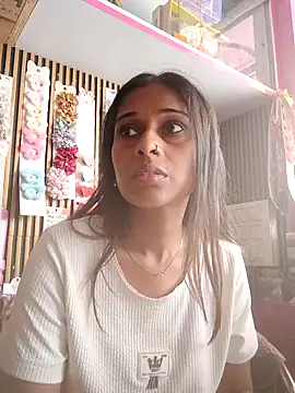 hotshreya69 online show from September 21, 7:32 am