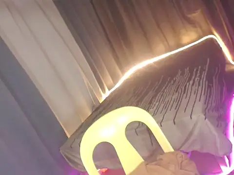 Snapshot of Hail_ur_Dominant chatting on November 20, 12:44 am Hail ur Dominant online show from November 20, 12:44 am