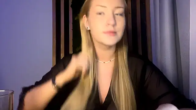 PandaFluff online show from November 21, 4:05 pm