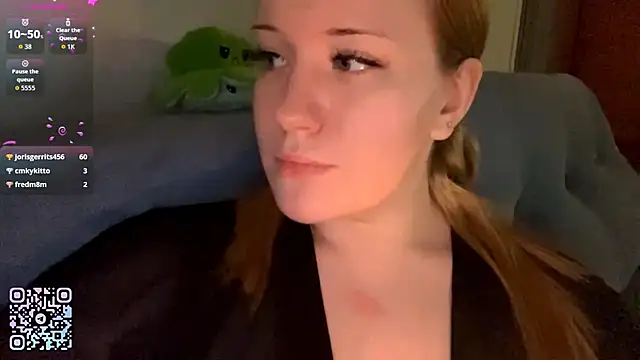 PandaFluff online show from March 4, 9:10 pm