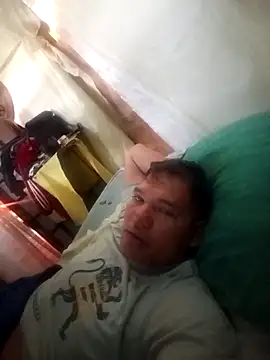 Snapshot of Franklin111230 chatting on November 27, 11:45 am Franklin111230 online show from November 27, 11:45 am