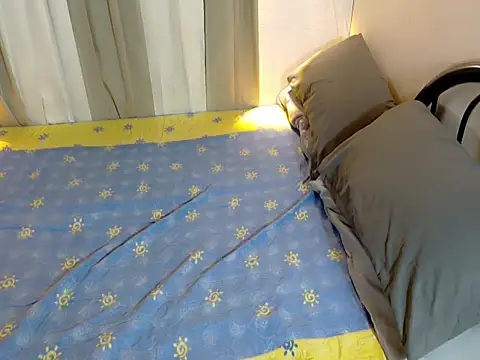 avery in paradisexx online show from October 24, 7:49 am