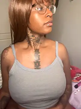 MistiSavannah online show from November 19, 2:11 am