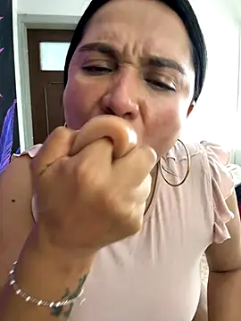 Snapshot of Rouse69_ chatting on October 19, 3:23 pm Rouse69  online show from October 19, 3:23 pm