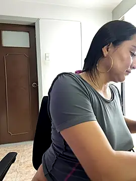 Snapshot of Rouse69_ chatting on October 21, 11:33 am Rouse69  online show from October 21, 11:33 am