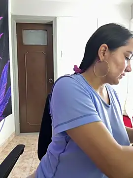 Snapshot of Rouse69_ chatting on October 31, 11:00 am Rouse69  online show from October 31, 11:00 am