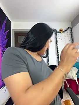 Snapshot of Rouse69_ chatting on January 6, 8:18 am Rouse69 online show from January 6, 8:18 am