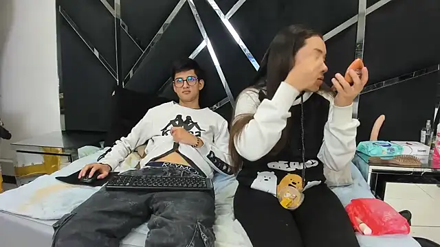 Noa Arez online show from February 3, 2:21 am