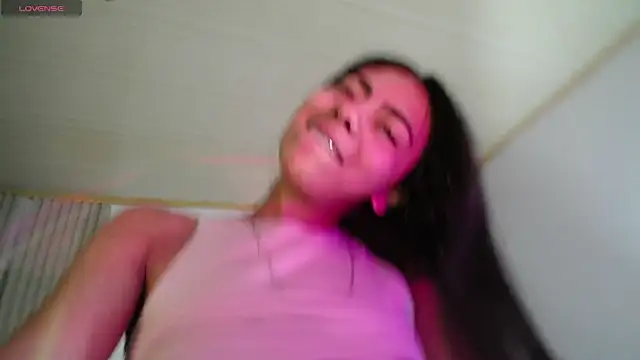 Snapshot of LilybethGray chatting on November 2, 12:24 am LilybethGray online show from November 2, 12:24 am