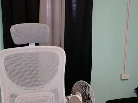 Snapshot of SexywildDanica chatting on February 4, 5:24 am SexywildDanica online show from February 4, 5:24 am