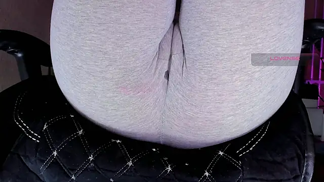 Snapshot of Cameltoe_squirt_inPants chatting on October 20, 3:34 pm Cameltoe squirt inPants online show from October 20, 3:34 pm