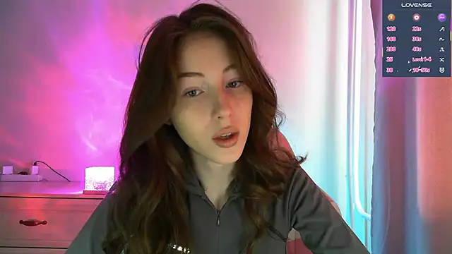 Snapshot of eskatmi chatting on April 9, 2:44 am eskatmi online show from April 9, 2:44 am
