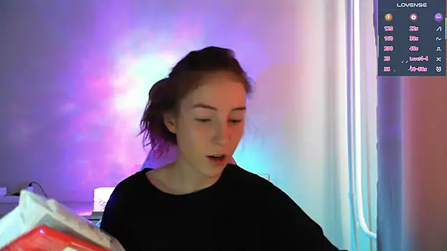 Snapshot of eskatmi chatting on April 15, 2:07 am eskatmi online show from April 15, 2:07 am
