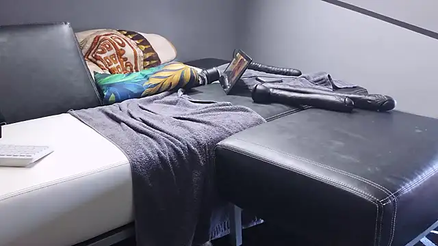 Snapshot of slavic_boy_39 chatting on January 18, 10:19 am slavic boy 39 online show from January 18, 10:19 am