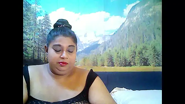 Snapshot of indianhoney694u chatting on September 27, 5:12 am indianhoney694u online show from September 27, 5:12 am