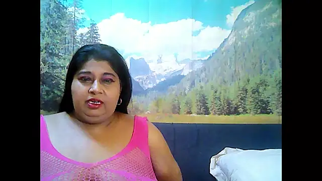 Snapshot of indianhoney694u chatting on October 2, 5:14 am indianhoney694u online show from October 2, 5:14 am